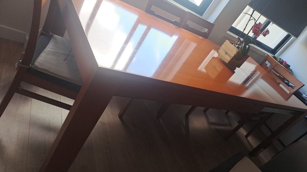 Mesa madeira maciça extensível com 6 cadeiras