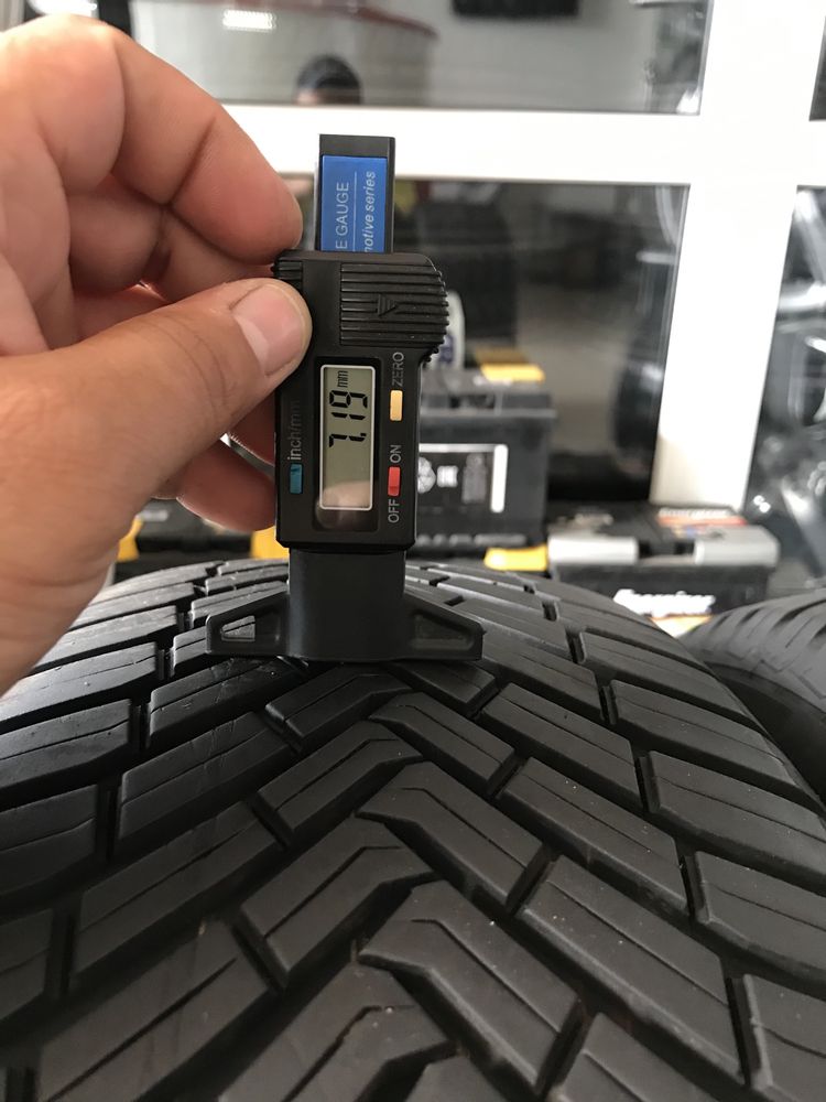 215/65/17 Continental 215/65R17автошини