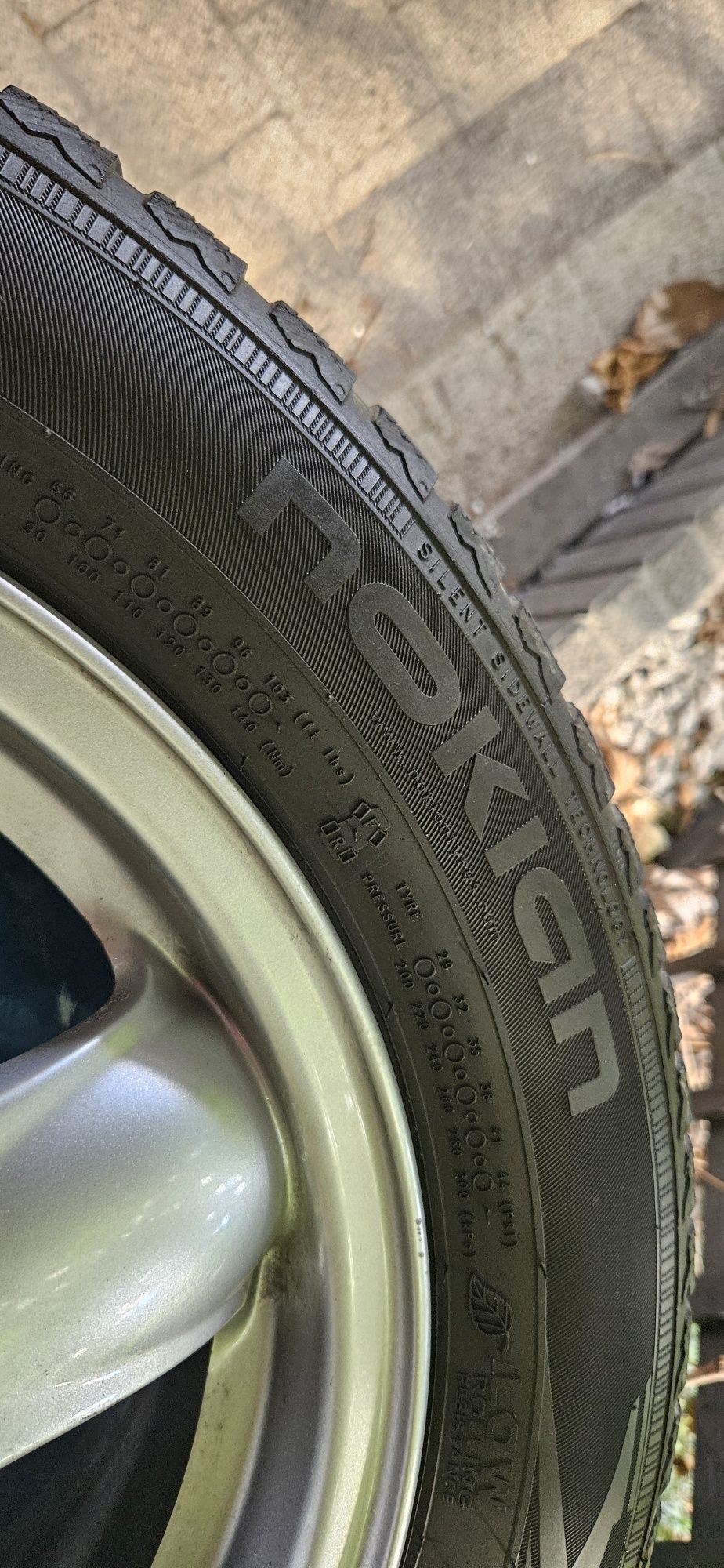 Felgi aluminiowe 15  opony zimowe nokian WRD4 175/65/15 do Mini i nnyc
