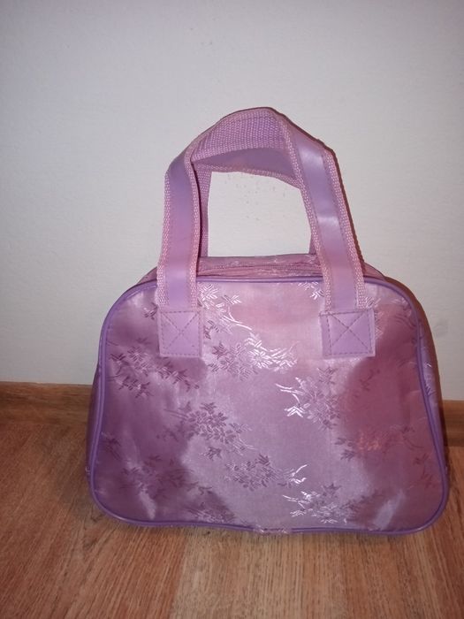 Nowa kosmetyczka na kosmetyki.