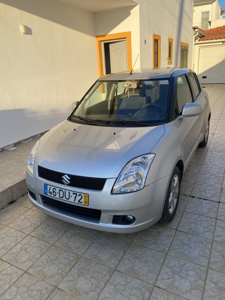Suzuki Swift 1.3 16V (Caixa Automática)
