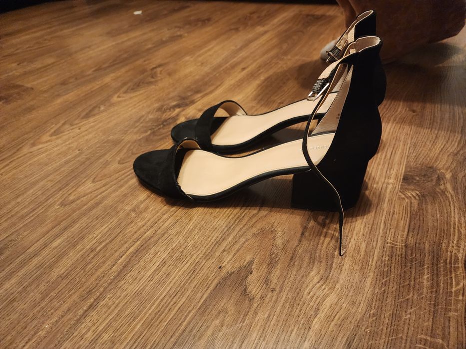 Замшеві босоніжки 42 розмір