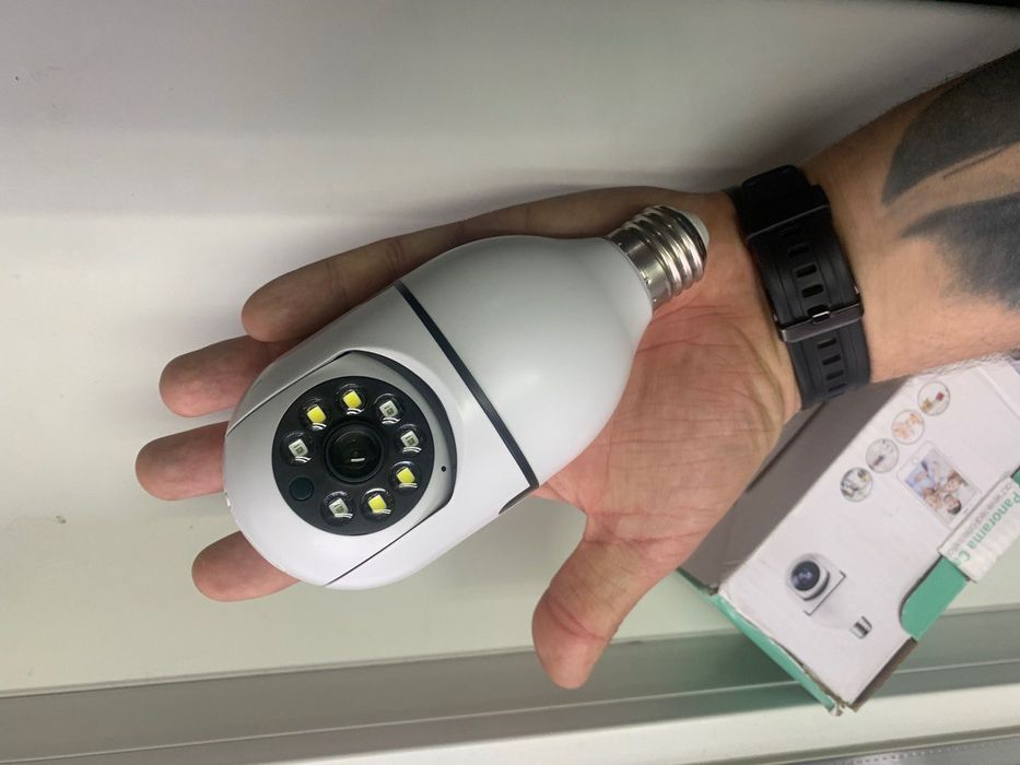 Камера видеонаблюдения Лампа TUYA YI Iot