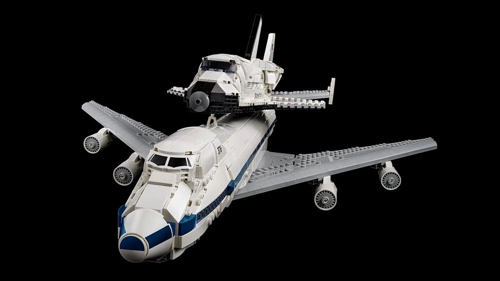 Конструктор lego сумісний літак-носій шатлів (10360)