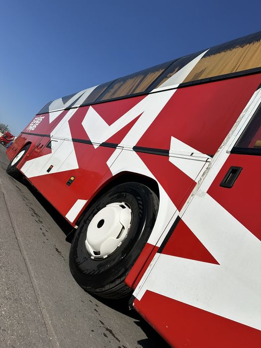 Автобус неоплан 52м