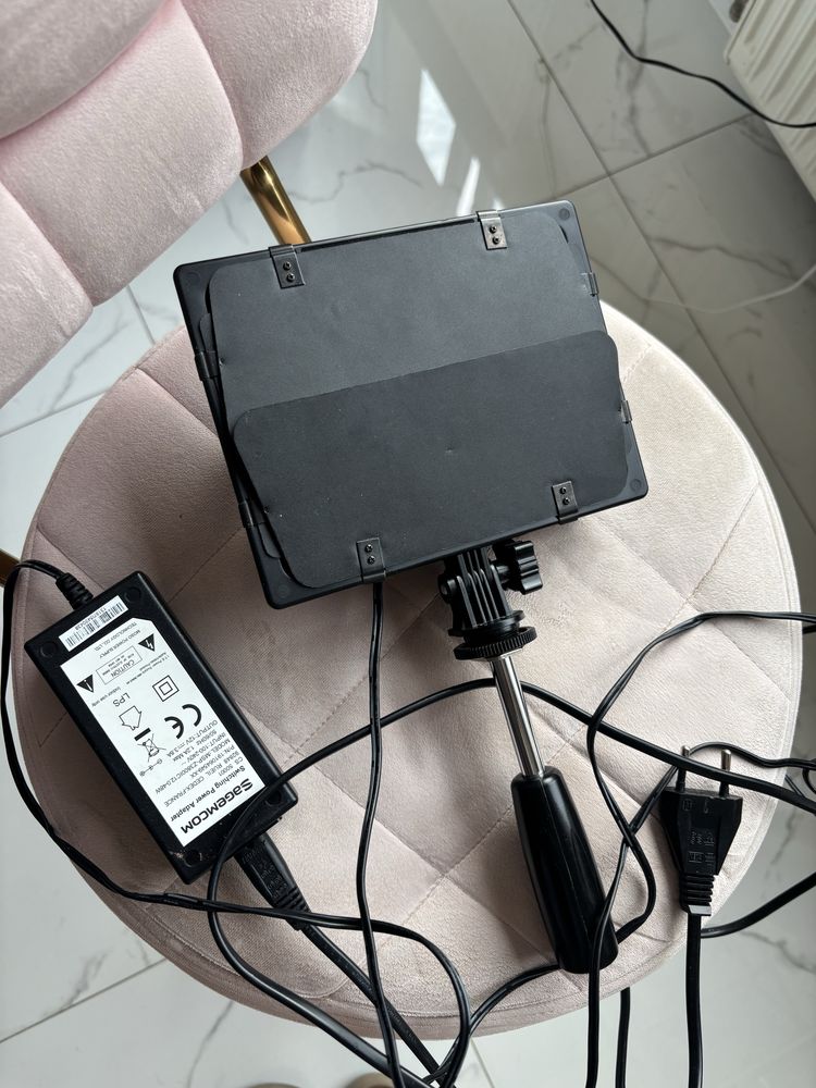 Lampa yongnuo 300 iii