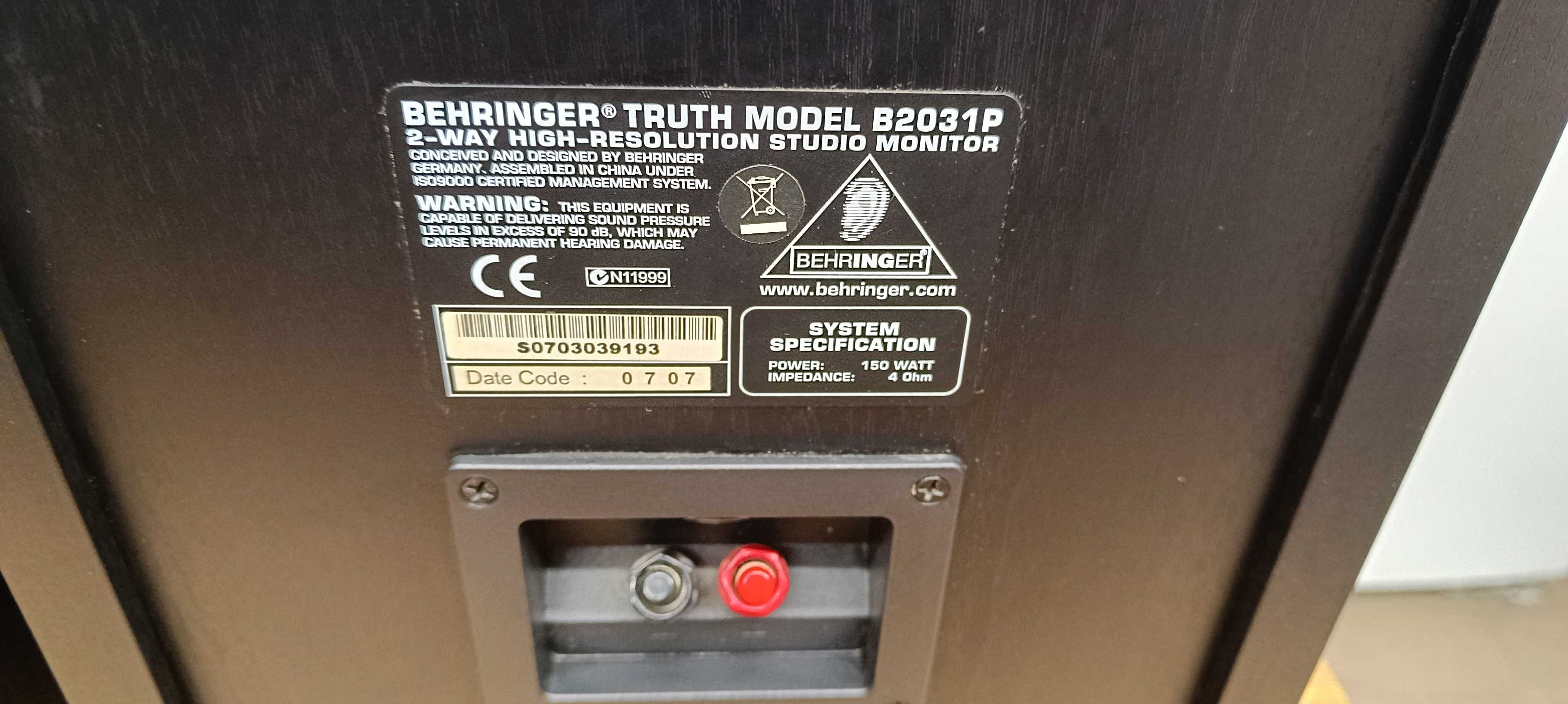 Акустика Behringer B2031P (Студийный монитор)