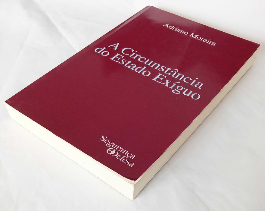 Livro A Circunstância do Estado Exíguo de Adriano Moreira [Portes Inc]