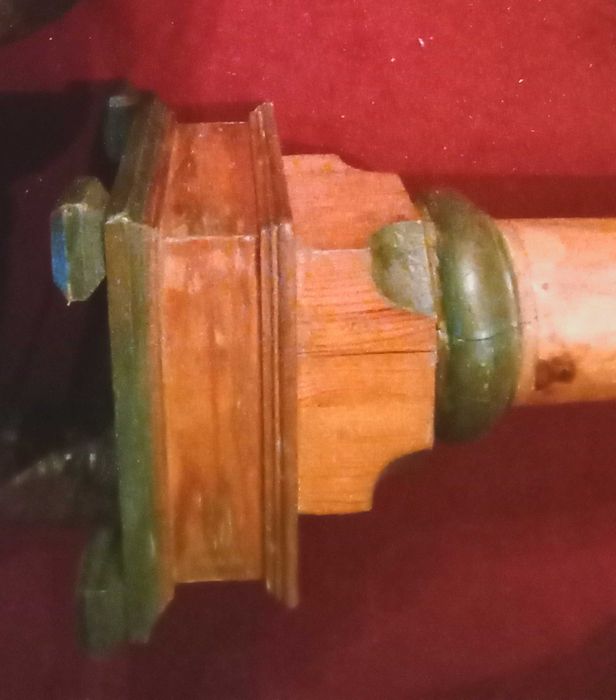 Colunas (2) antigas candeeiro balaústre trabalh dourados Dim 110 cm