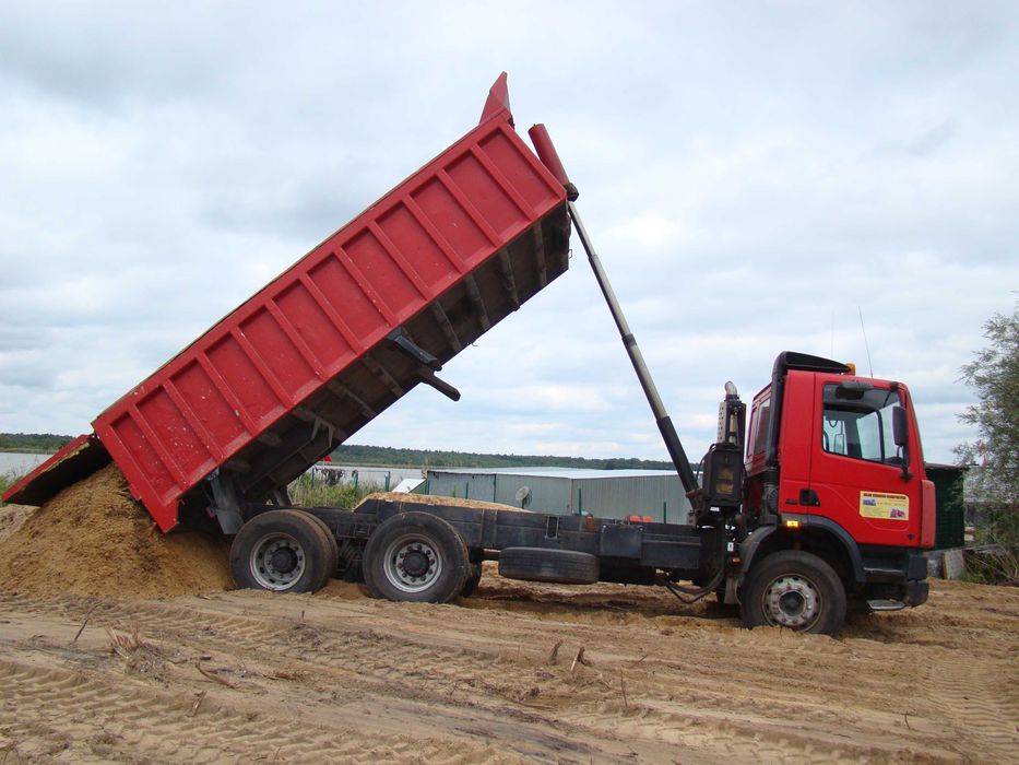 Usługi koparką, ładowarką, koparka Stargard i okolice Transport ziemi.