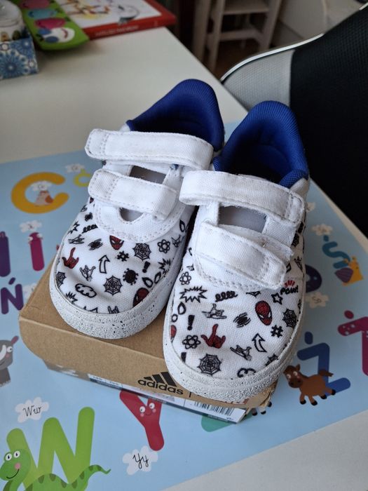 Dziecięce buty adidas rozmiar 25