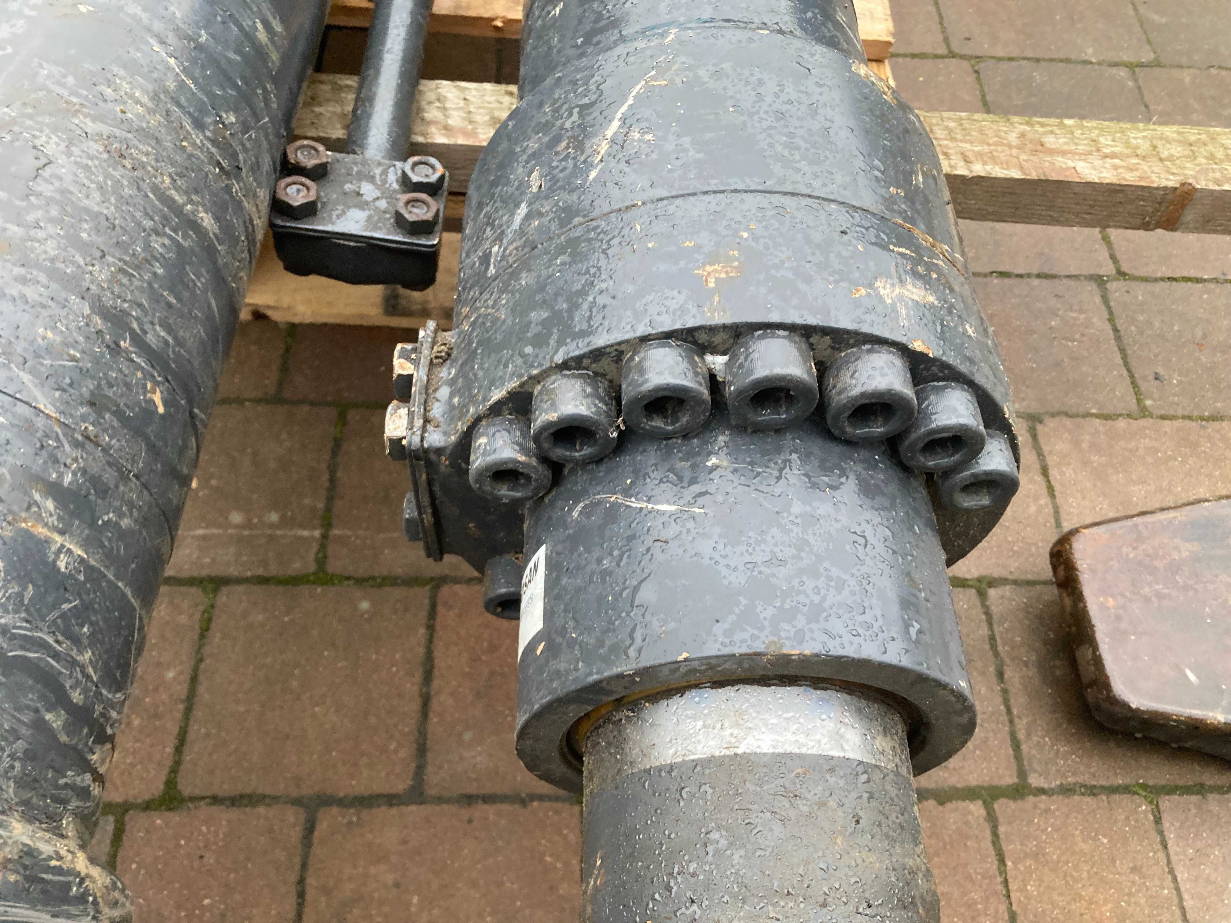 2 X siłownik ramienia KOPARKA DOOSAN DX300LC-5
