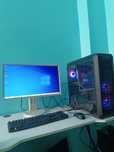 Komputer z Monitorem