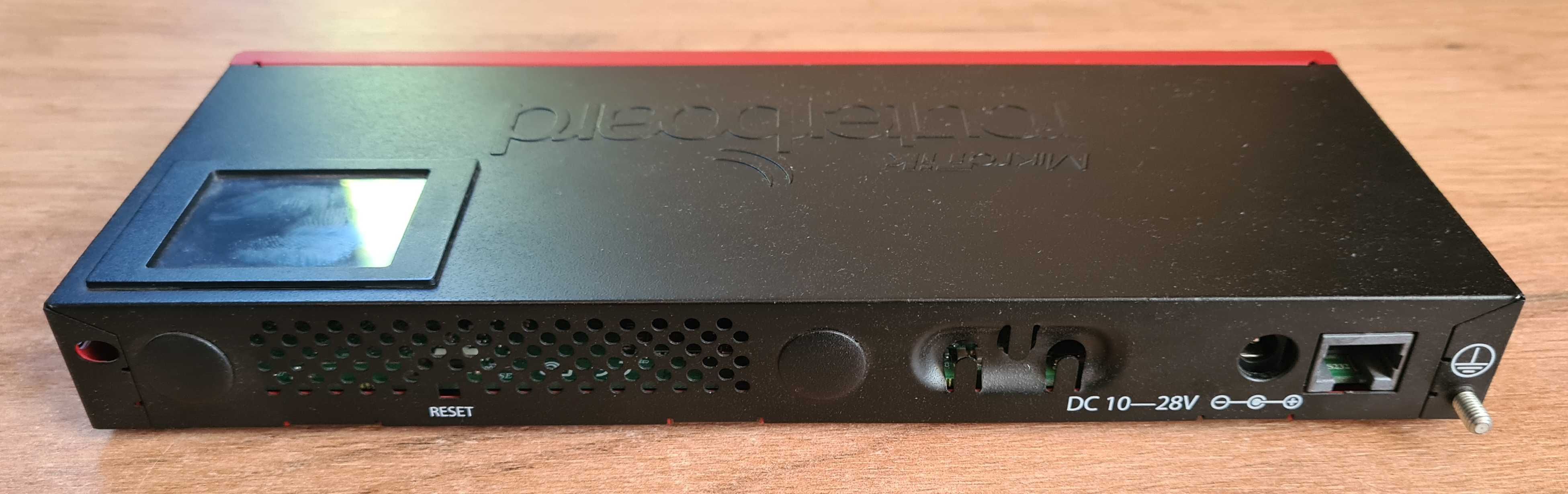 Гігабітний маршрутизатор, роутер з WI-FI Mikrotik RB2011UiAS-IN