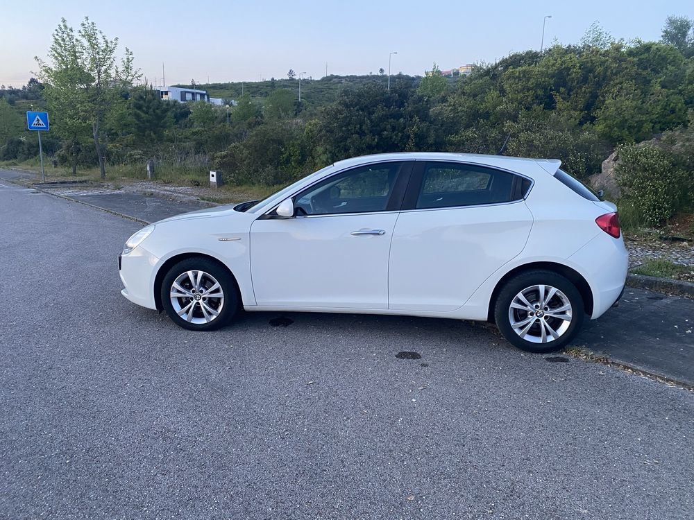 Alfa Romeo Giulietta 1.6 JTDm - 2012 -