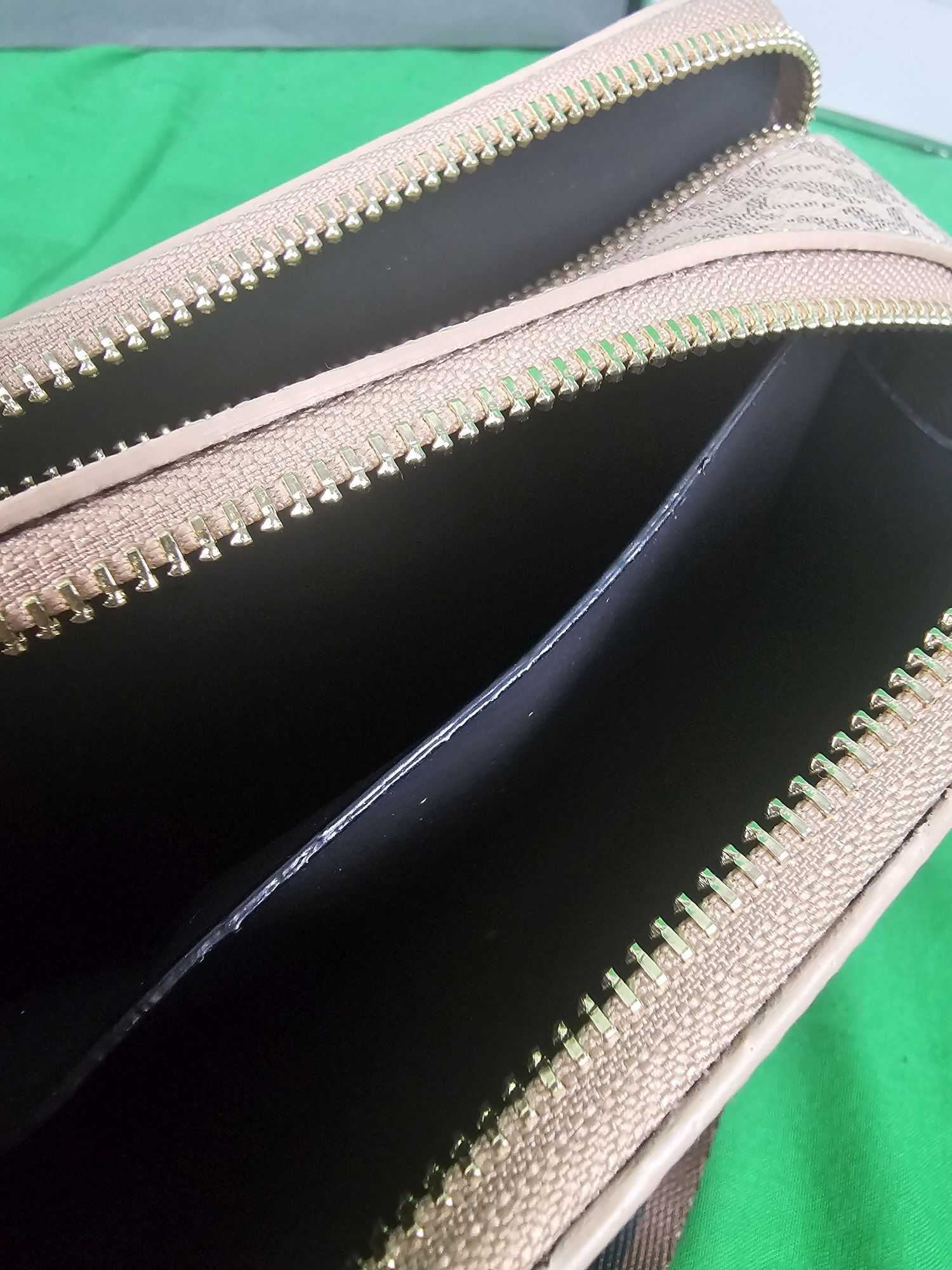 torebka kuferek monogram Michael Kors Torba Hit pudrowy Premium