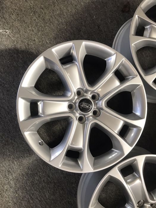 Felgi  Ford Kuga mondeo focus edge 18 cali 5x108 oryginał ładne