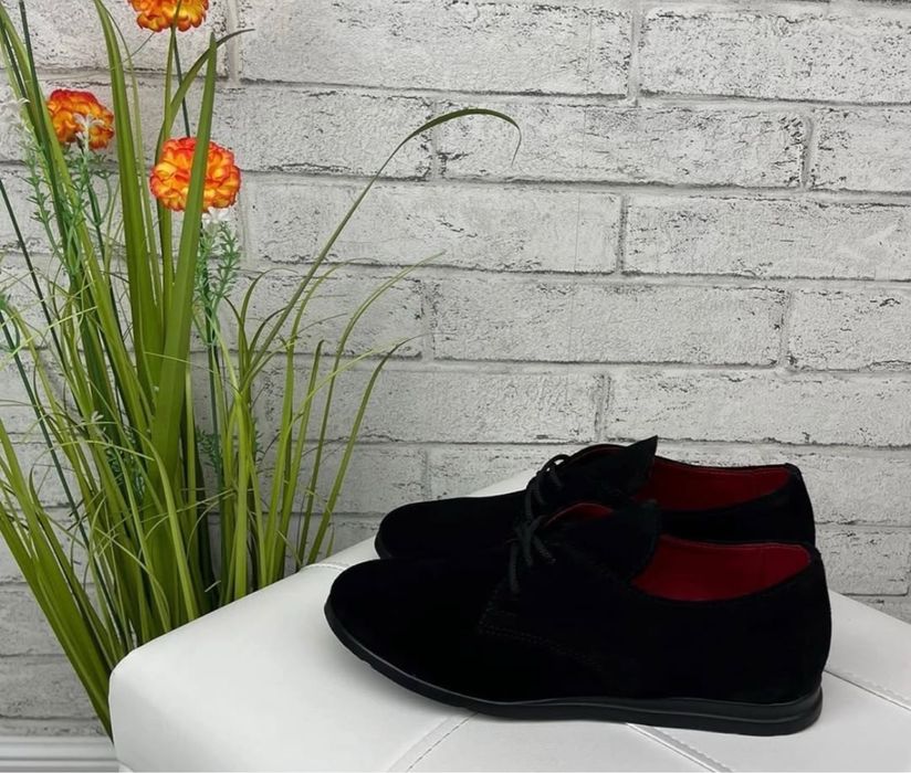 Жіночі туфлі оксфорди на низькій ході натуральна замша чорні