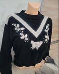 Czarny sweter z kwiatami S sweter z perełkami
