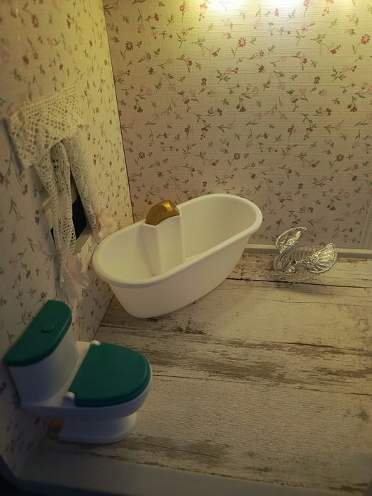 Piękny biały duży domek dla lalek drewniany