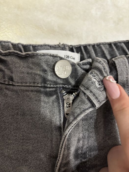 Сірі джинси на хлопчика 128 см