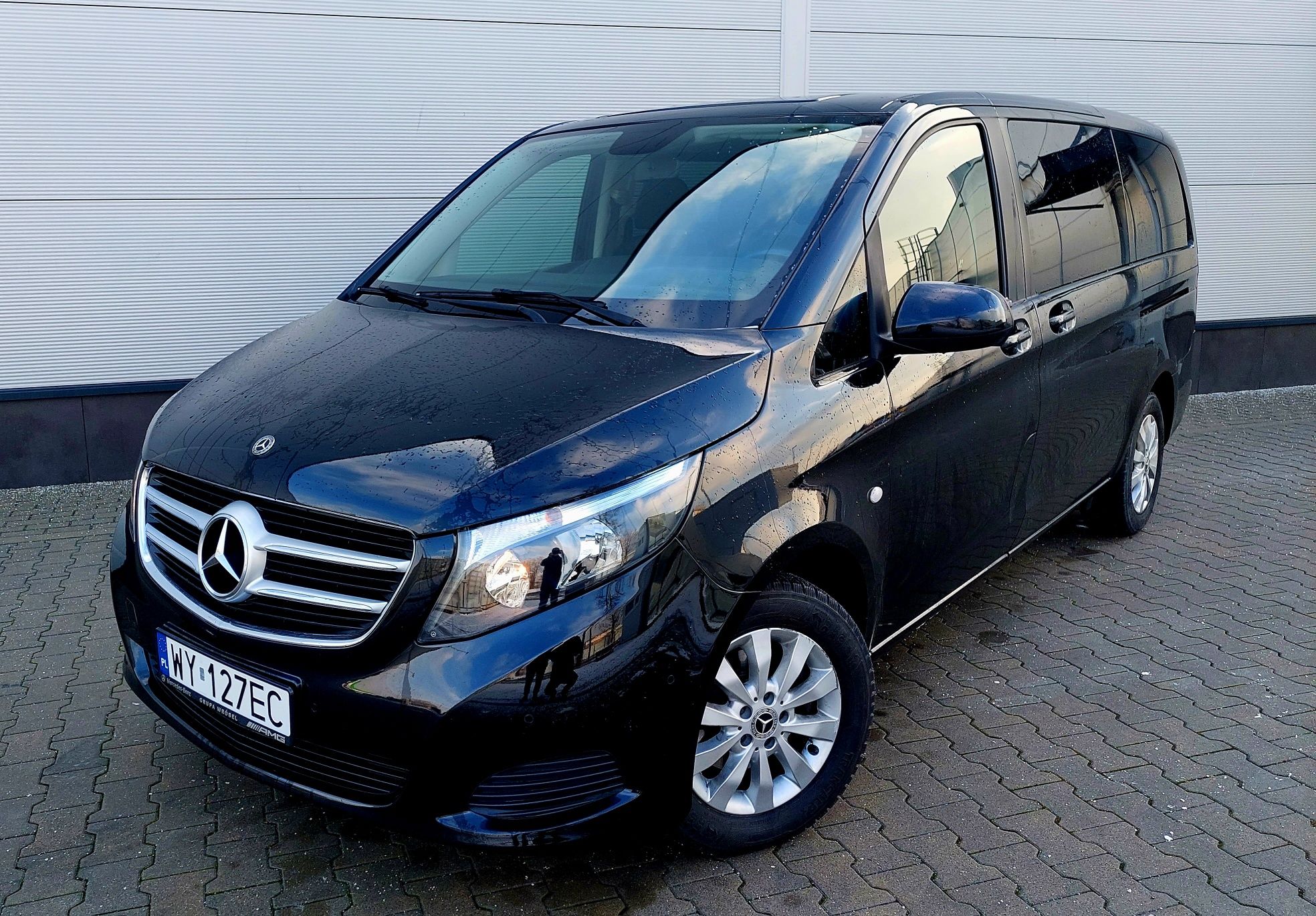Wynajem busa 7 8 9 osobowego Mercedes Vito Viano hak Renault Trafic