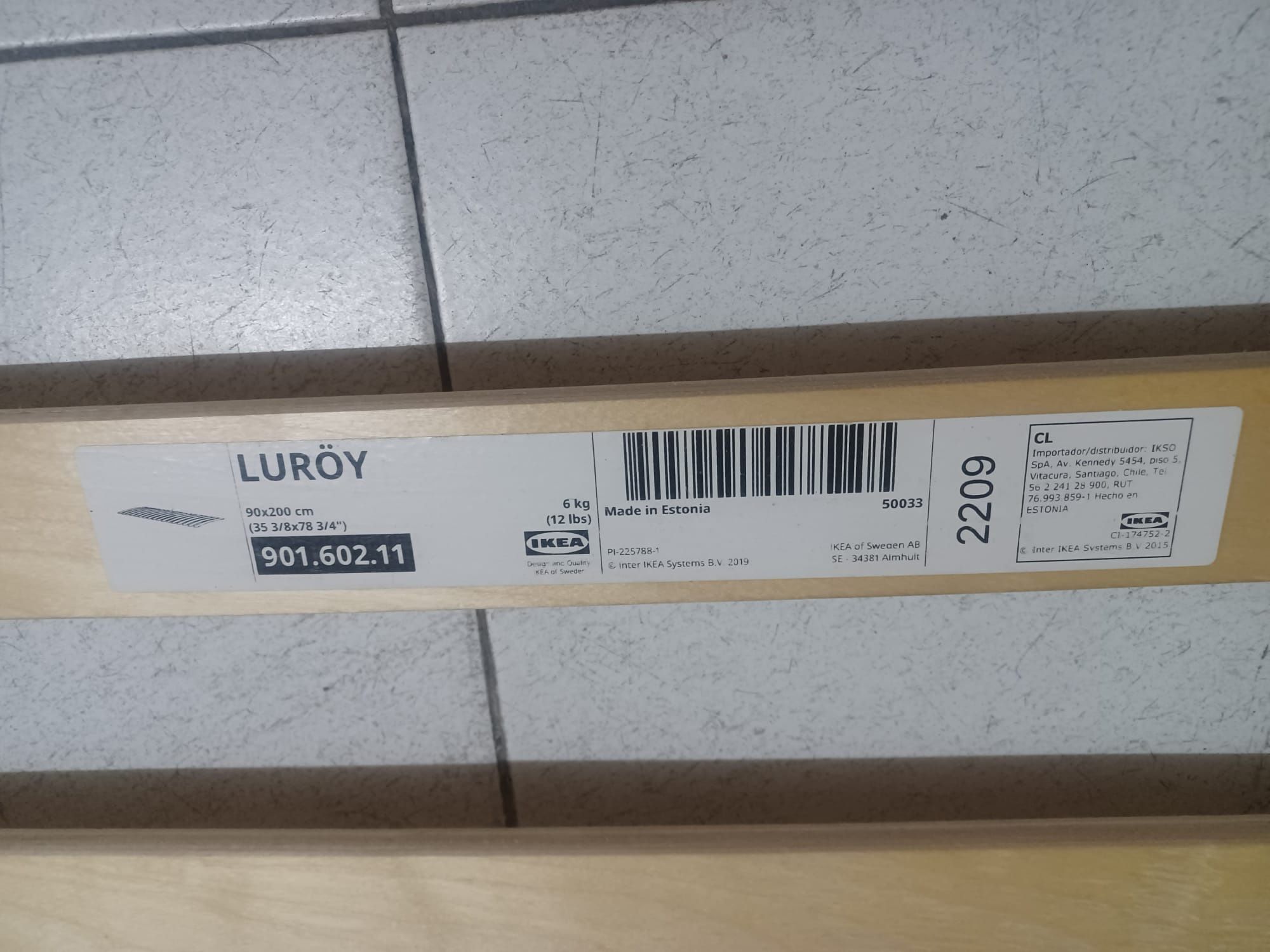 Estrado de ripas Ikea luroy.