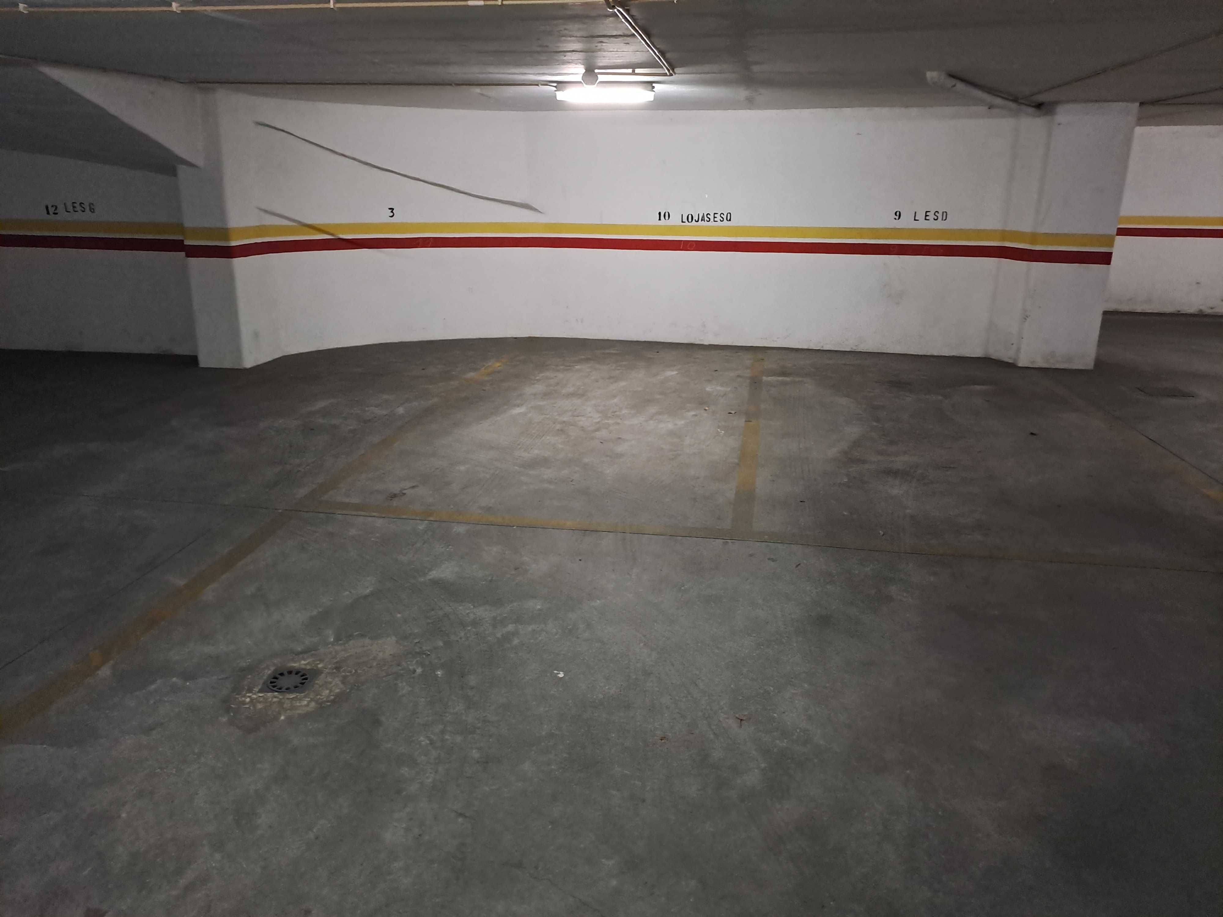 Garagem 15 m2 em Lisboa, zona Grafanil