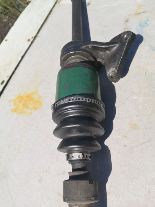 Правая полуось в сборе мазда 6 gg. 2.0 бензин.