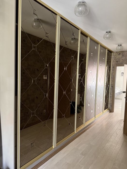 Шафа-купе  для зберігання речей