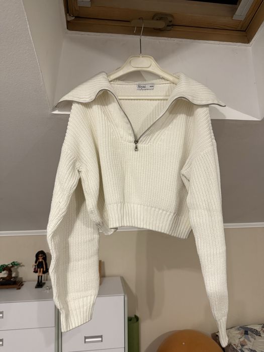 Жіноча укорочена кофтинка