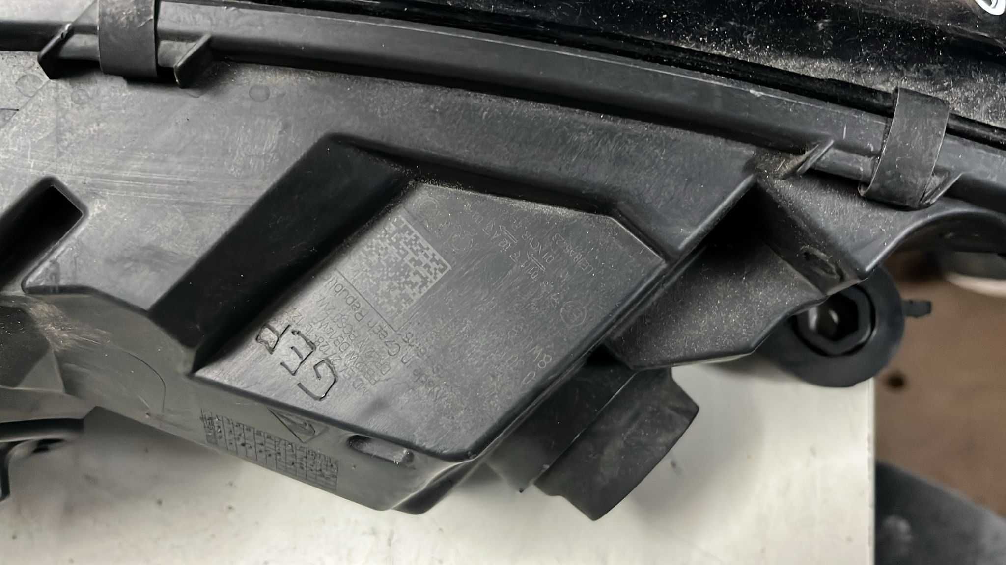 Farol esquerdo AUDI A4 B9 (8W2, 8WC) 2.0 TFSI
