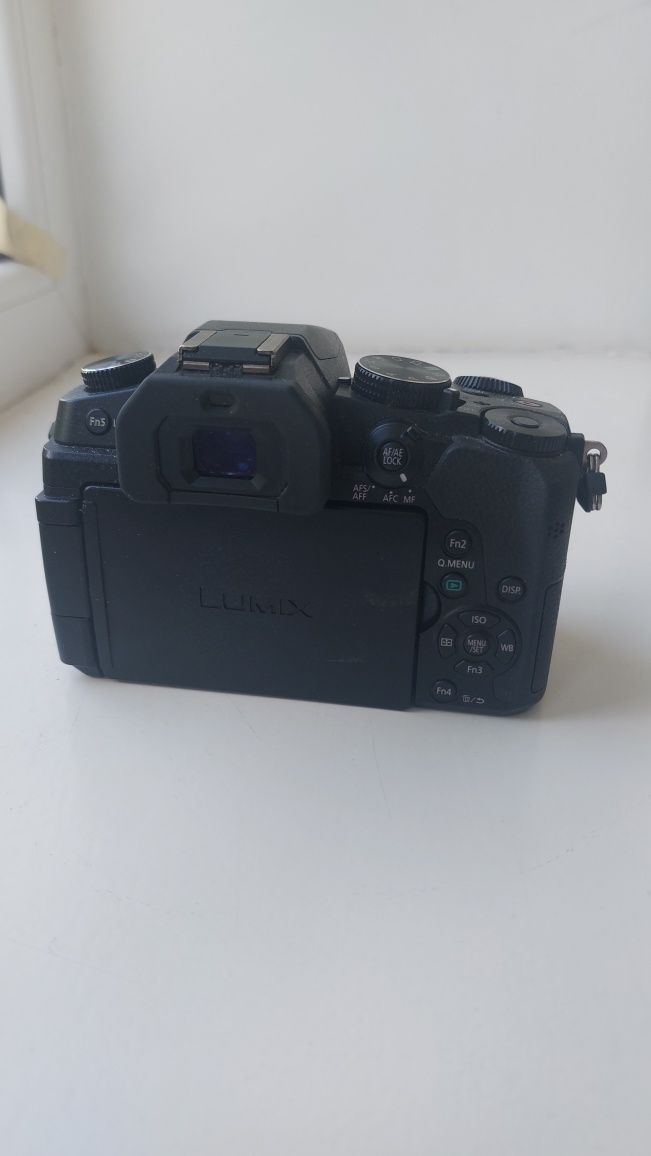 Panasonic Lumix G80 з об'єктивами