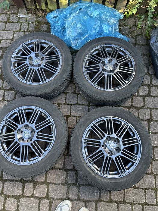 Alufelgi Toyota Avensis wraz z oponani zimowymi Nokian