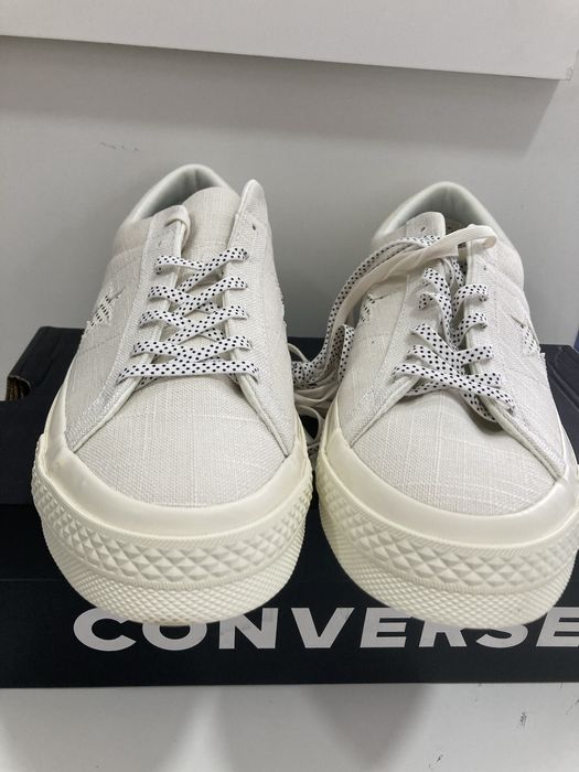 Sapatilhas Novas Converse creme tamanho 48