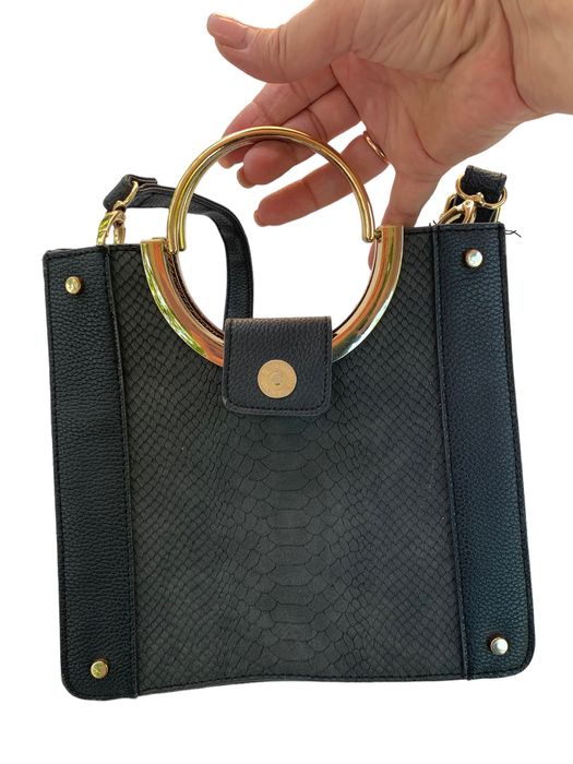 Сумка женская, небольшая, но удобная