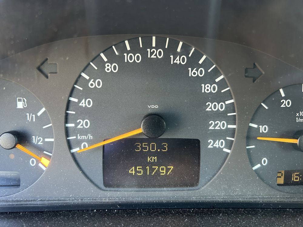 Mercedes E220cdi  elegance ano 2000