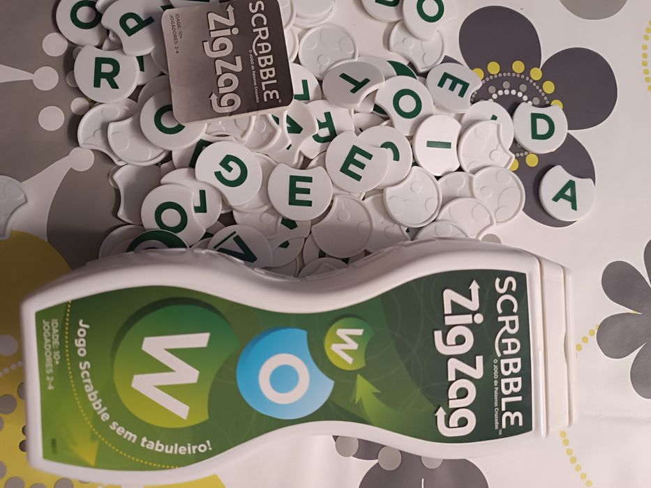 Scrabble ZigZag como novo