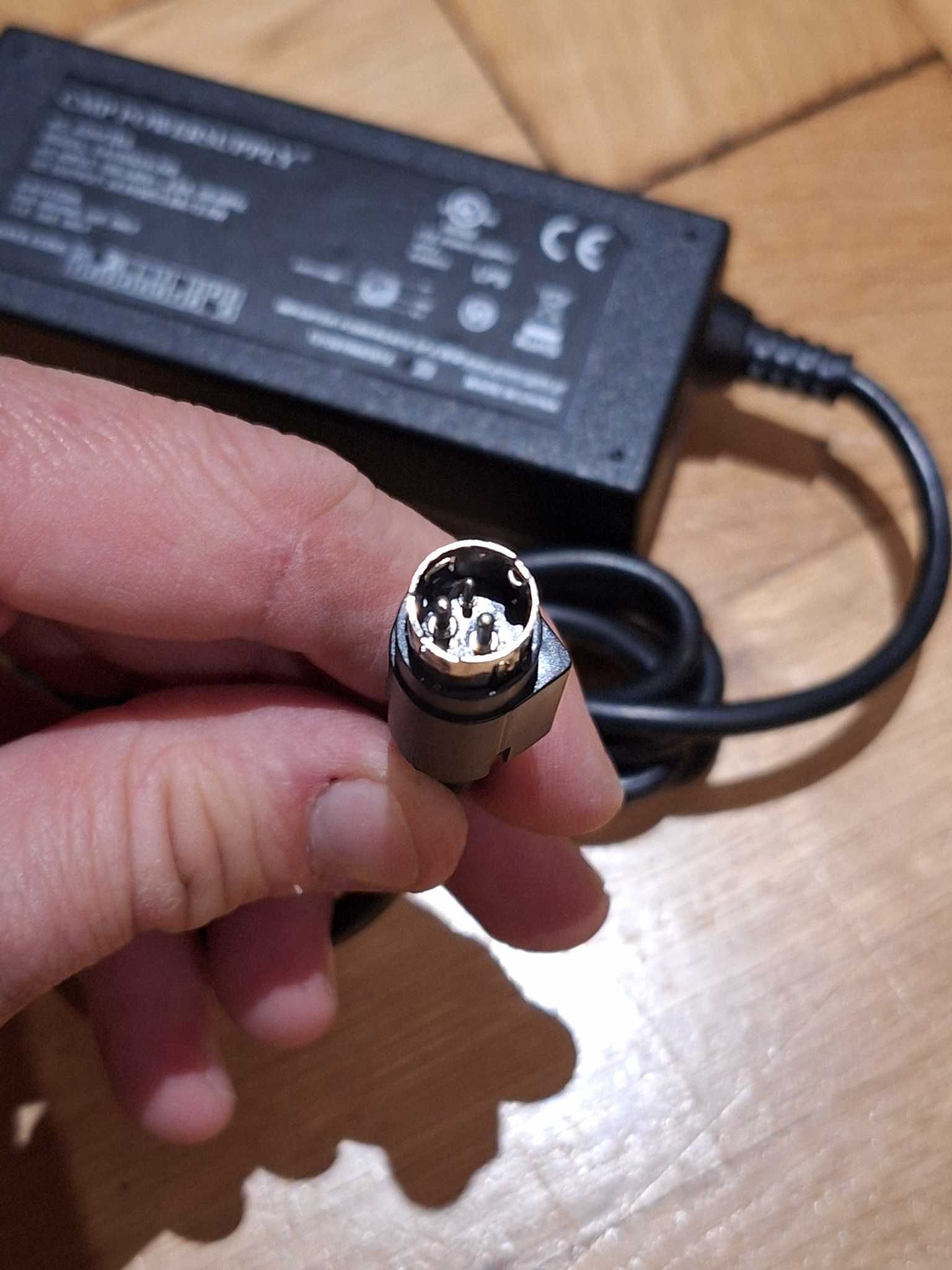 Zasilacz 24 V 3.0A 72W - CMP EA10683V-240 wtyk 3 pin