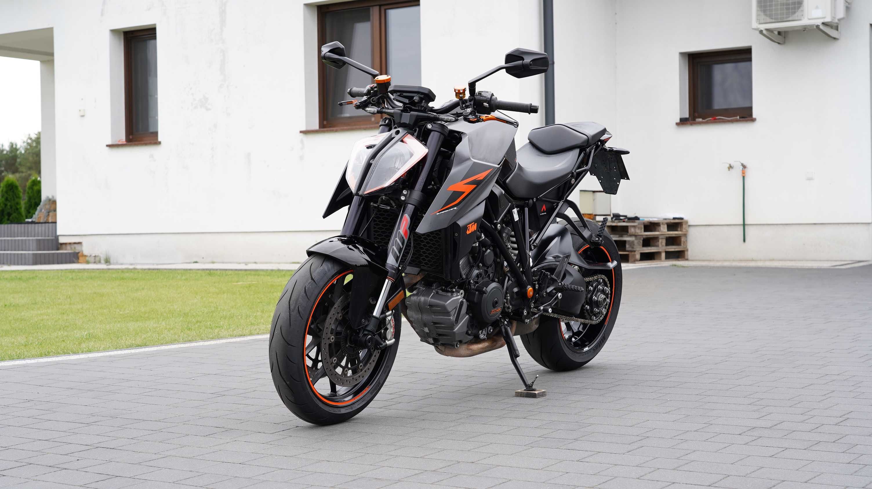 ktm 1290 Super Duke R