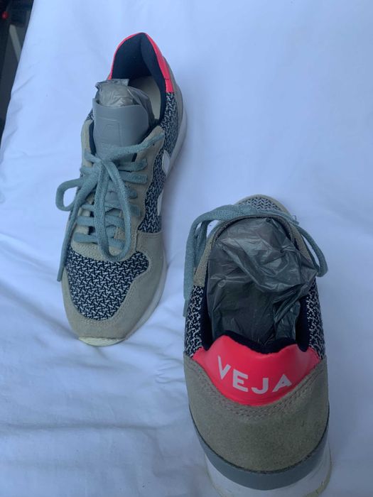 кросівки VEJA  р.40