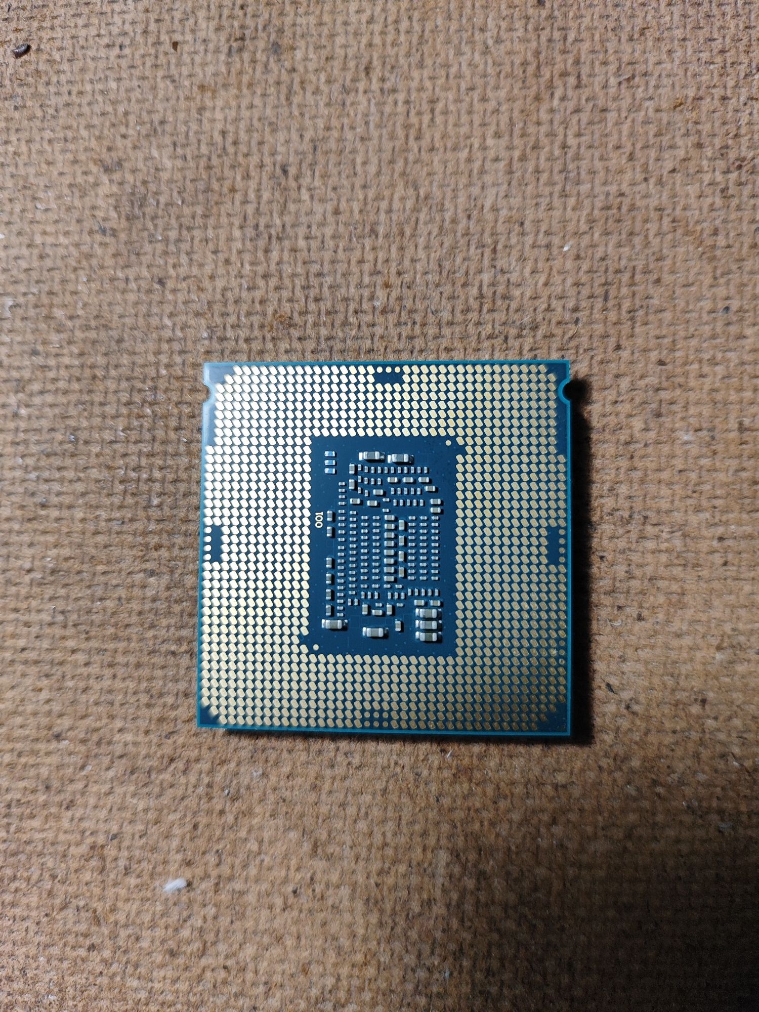 Processador I3-8100 com stock cooler