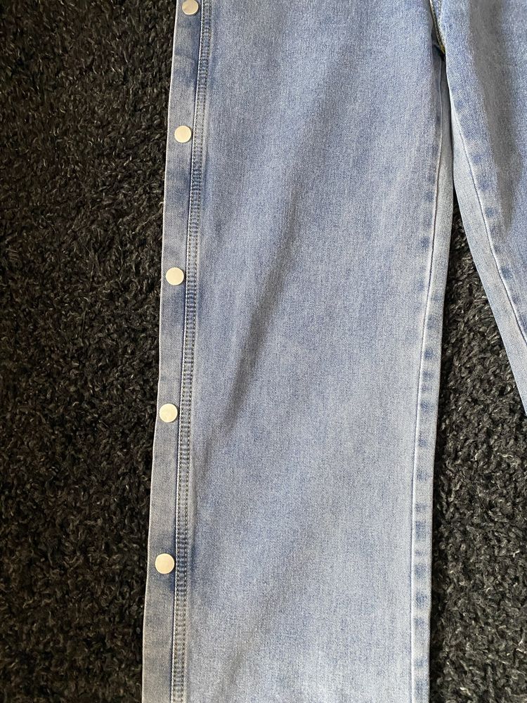 Szerokie jeansy z metalowymi guzikami S/M wysoki stan