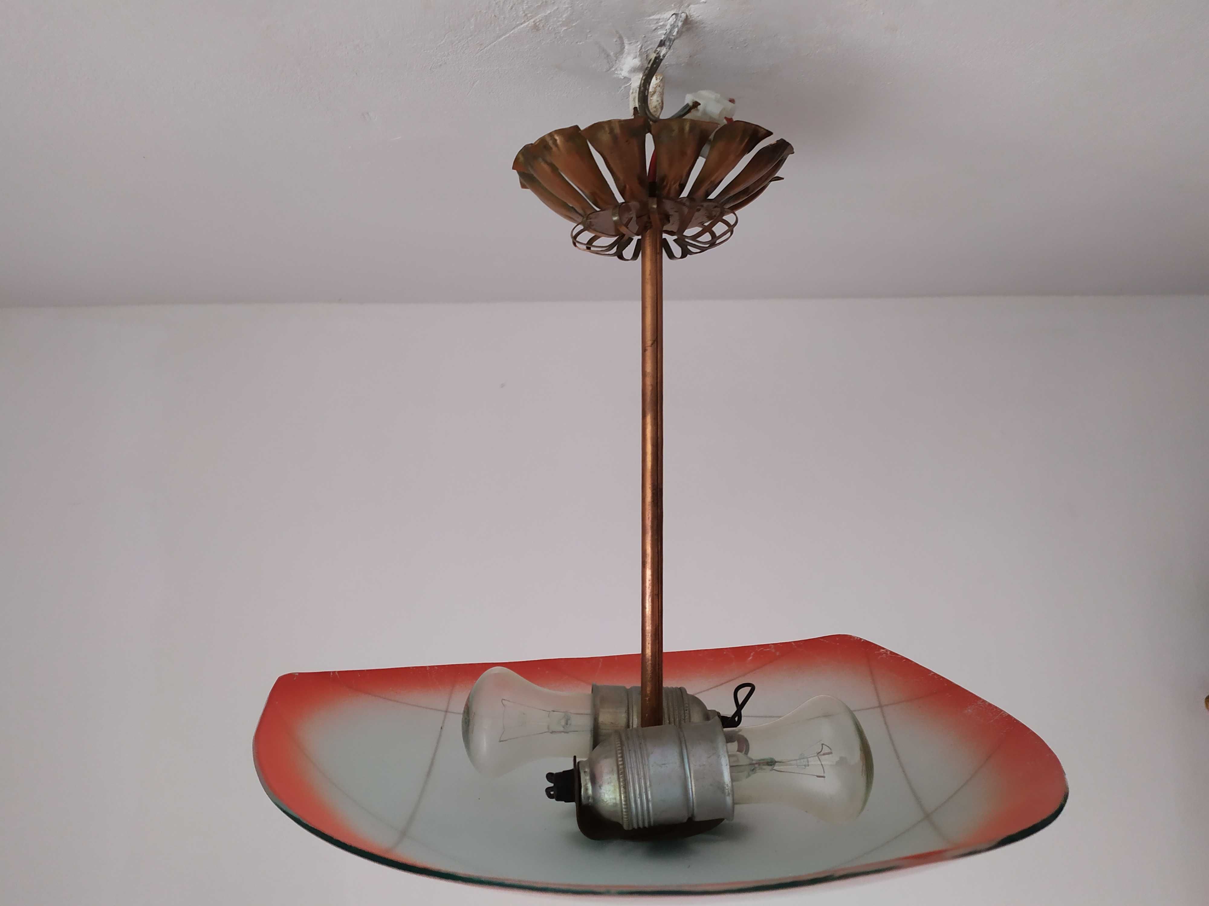 Interesująca lampa z czasów PRL-u fantastyczna pamiątka, szklany klosz