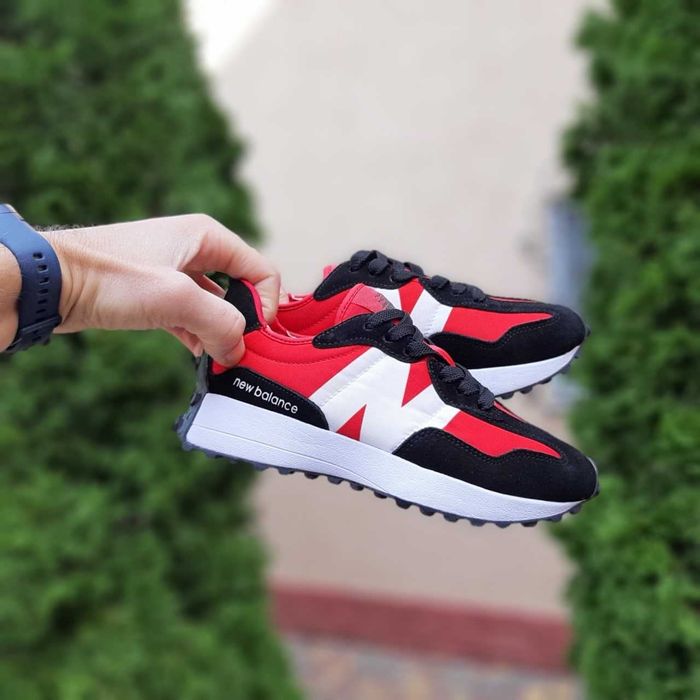 Жіночі кросівки демісезонні New Balance 327
Женские кроссовки НюБеленс