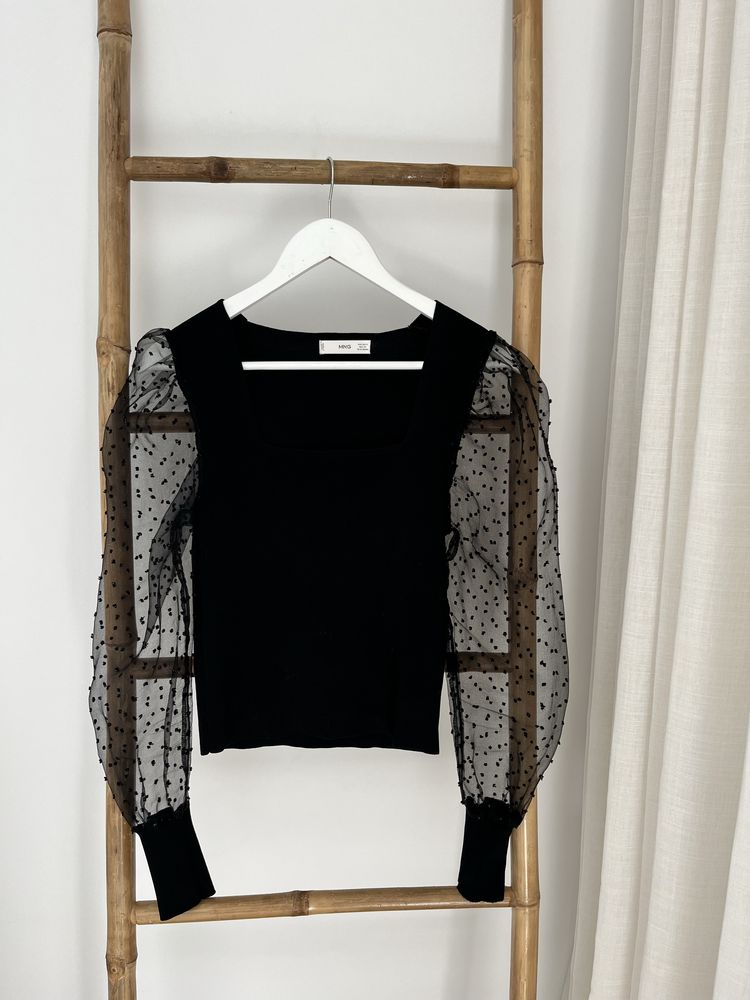 Camisola Preta MNG com Mangas em Tule e Bolinhas