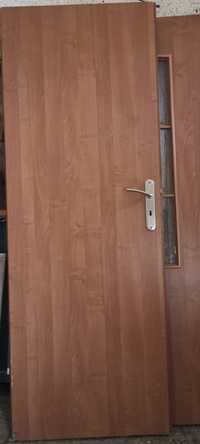 Drzwi wewnętrzne z rozbiórki lewe prawe 90 cm z klamką