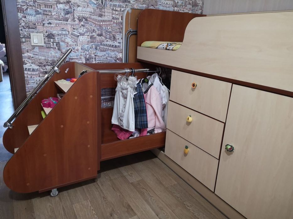 Дитяче ліжко-горище