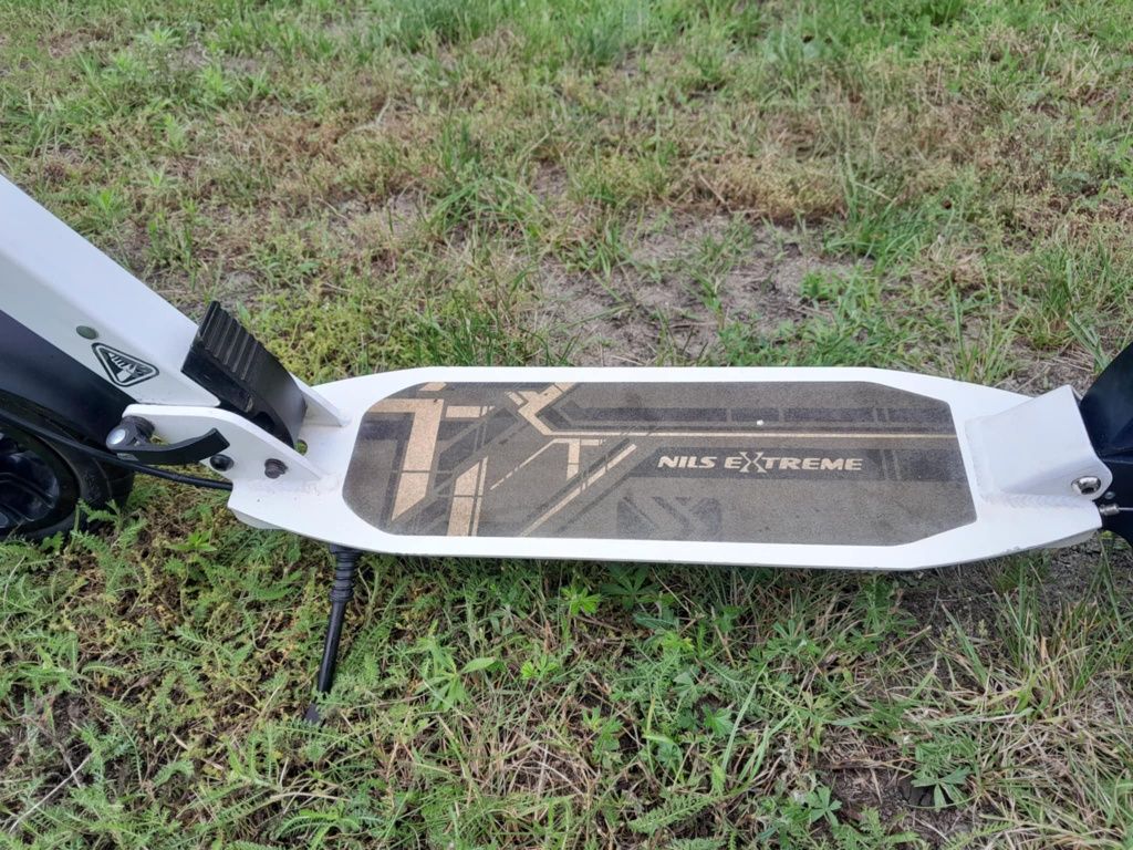 Hulajnoga Nils Extreme HM208T z hamulcem tarczowym