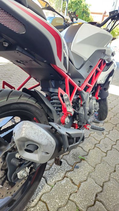 Mota Benelli BN 125 poucos km's